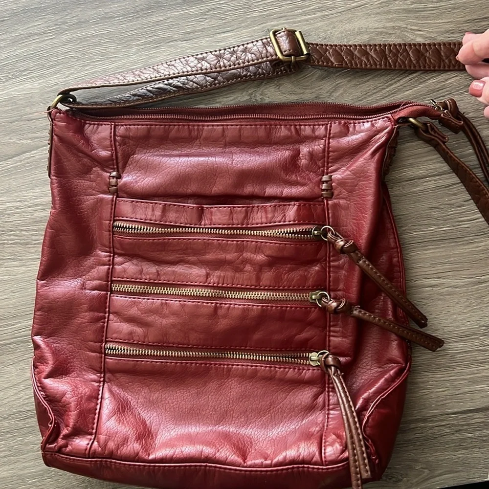 Bueno over the shoulder or cross body bag. Brick red. Lots of pockets. L… - Picture 8 of 8